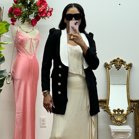 Classic Two-Tone Blazer - Picture 5 of 9